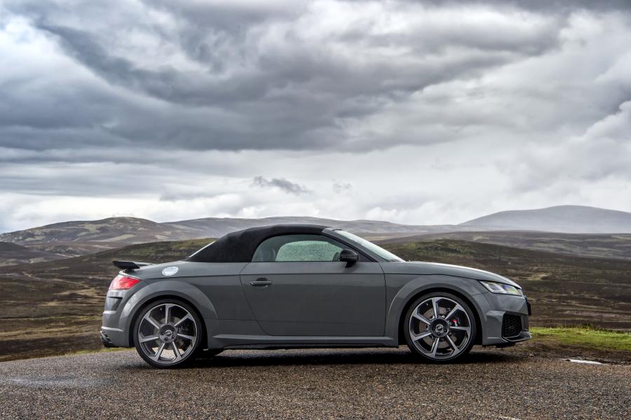 Audi TT RS Roadster (8S) 2019 года  (UK) (фото 26 из 36)